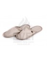 Ľanové papuče do sauny
Ľanové papuče sú vynikajúce na domáce nosenie alebo na nosenie v saune. Vaše nohy ostanú v teple a premasírujú vám pokožku na nohách. Ľanové papuče dobre sajú a sú odolné.
Naša kolekcia PRESTIGE je vyrobená z ľanovej tkaniny s masážnym účinkom. Základ je ušitý zo 100  ľanu - vaflová látka. Podrážka 100 % ľan.
Ľanové šľapky majú výbornú savosť, neelektrizujú a sú hypoalergénne.  Šľapky sú vyrobené z prírodných vlákien.
