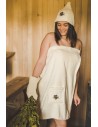 Dámsky bavlnený komplet do sauny Krémový
Nádherný bavlnený komplet do sauny krémovej farby. Jemný, mäkký komplet dokonale poslúži v saune. Staňte sa elegantnou dámou aj v wellness!
Sada obsahuje:

Klt do sauny 100 % bavlna - 75cm x 150cm
Klobúk do sauny 100 % bavlna

Zloženie: 100 % bavlna
Prečo 100 % bavlna?

bavlnené vlákno absorbuje vlhkosť
má antistatické vlastnosti
je vhodný na citlivú pokožku
šetrný k životnému prostrediu
