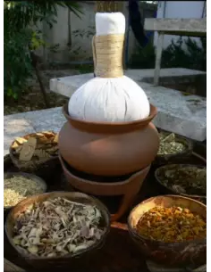 Ziołowa kulka do masażu ciała 150 g 2